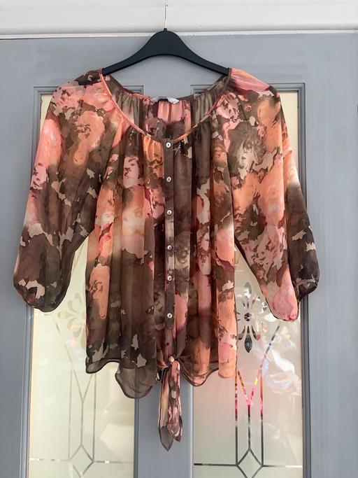  — Women’s top