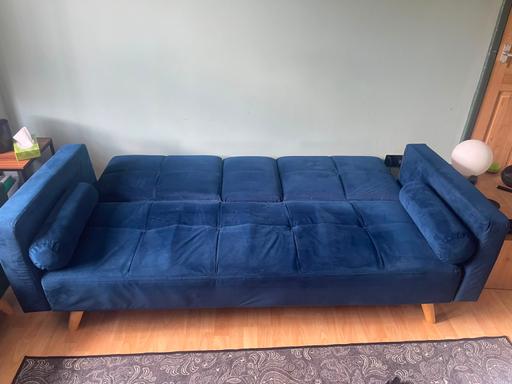  — 2x Sofa beds