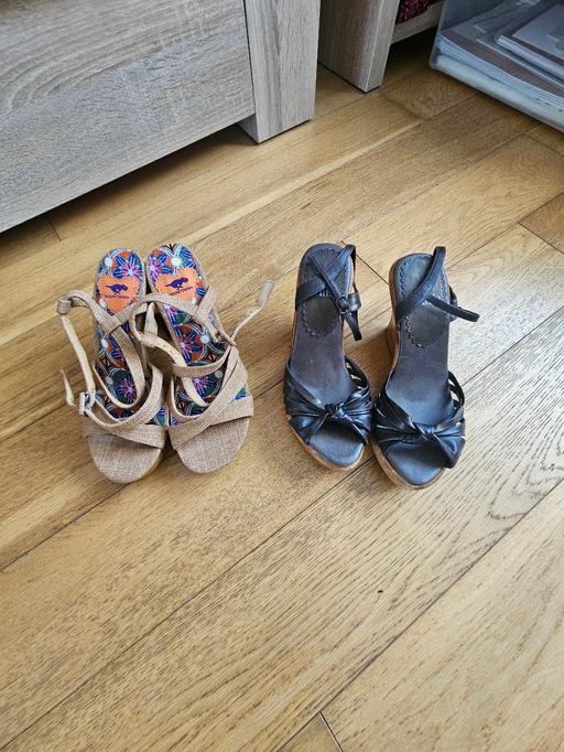  — 2 pairs of sandals, size 4.