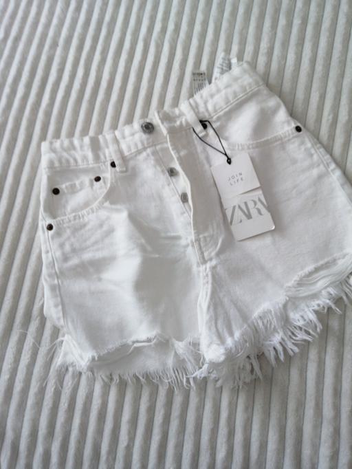  — ladies short size *6*   Zara