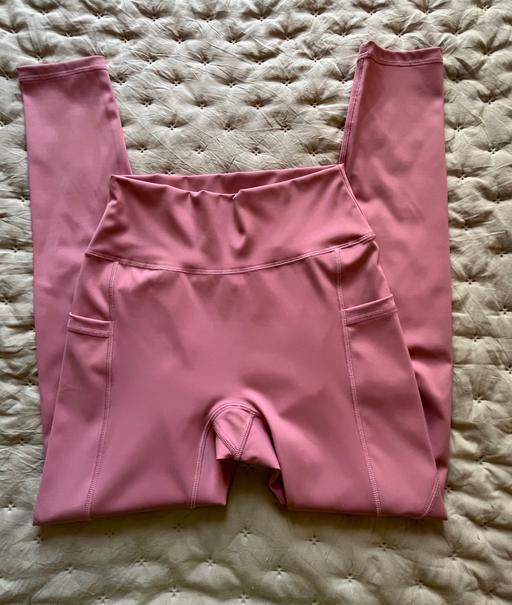  — Women’s high waisted sports leggings