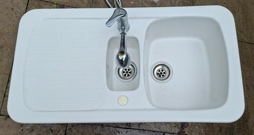  — Ceramic kitchen sink
