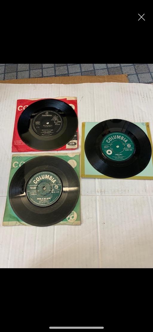  — Vinyl records Cliff Richard