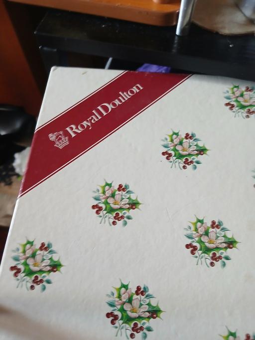  — royal doulton xmas plate in box