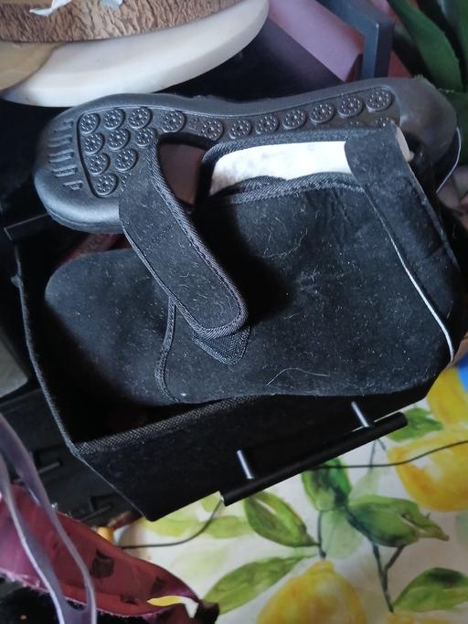  — ladies black boots 6