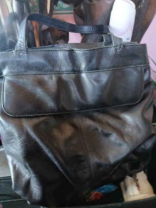 — genius leather hand bag