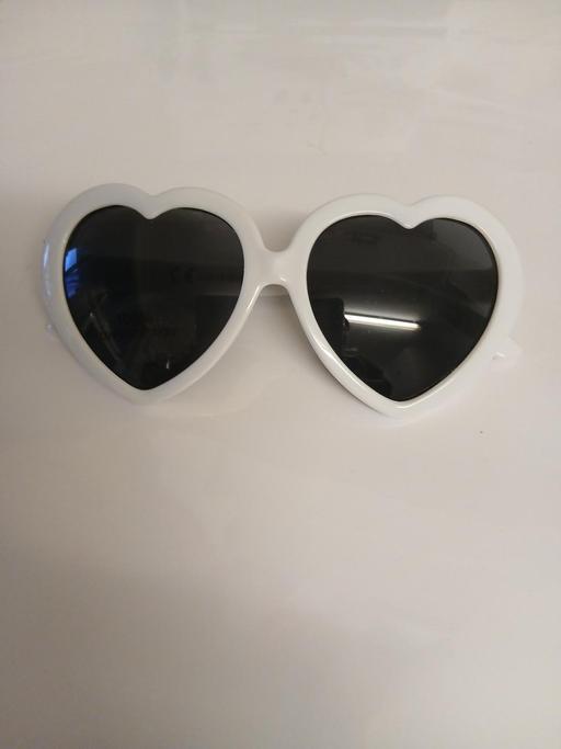  — Beautiful Sunglasses