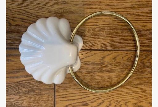  — Shell design Towel holder