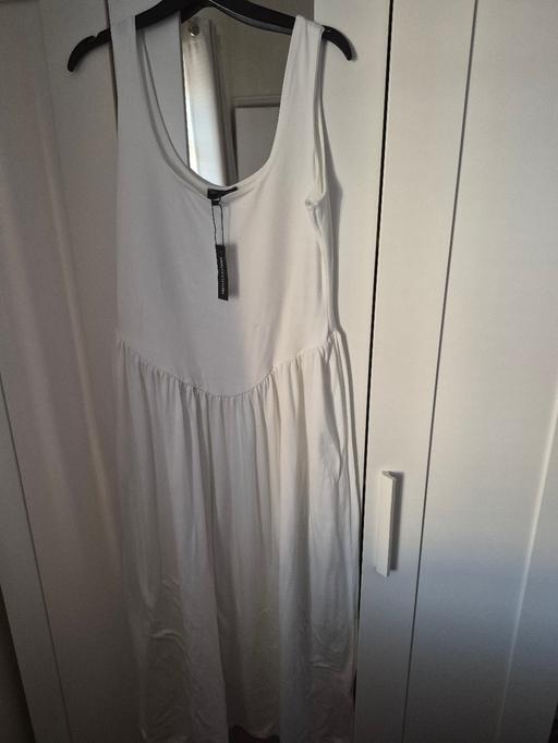  — pretty little thing UK M