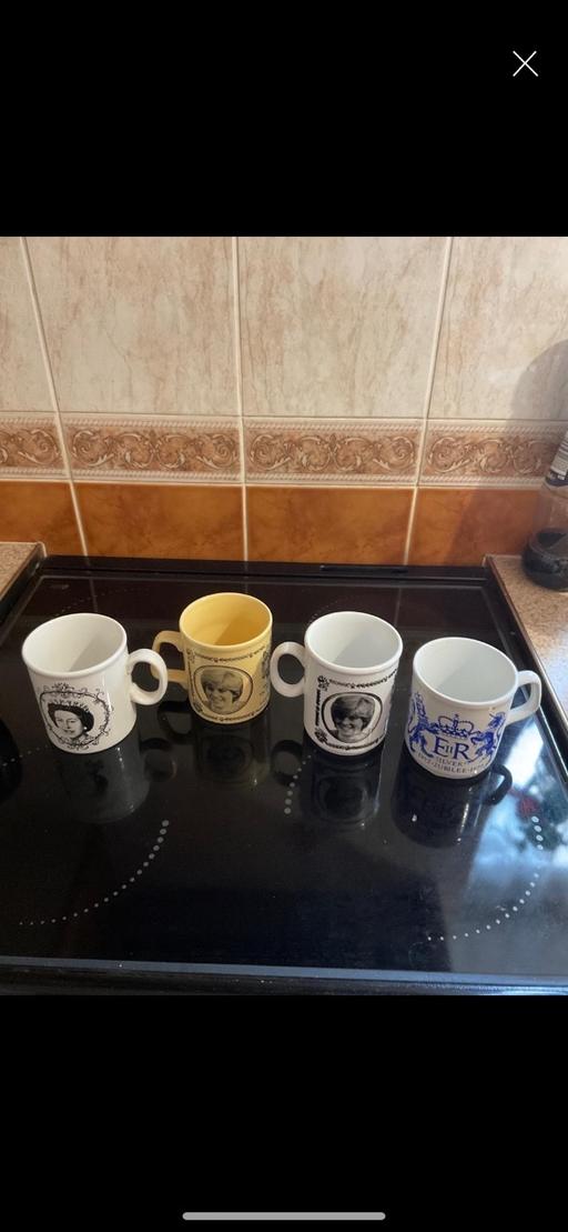  — Royal celebration mugs