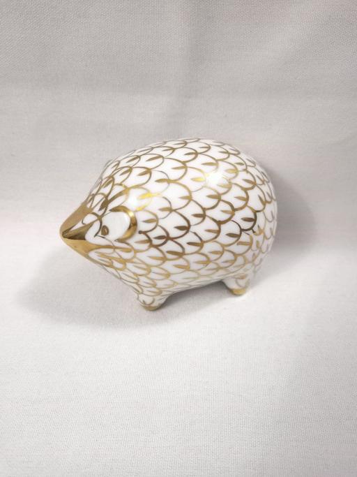  — PEINT À LA MAIN PORCELAIN HEDGEHOG.