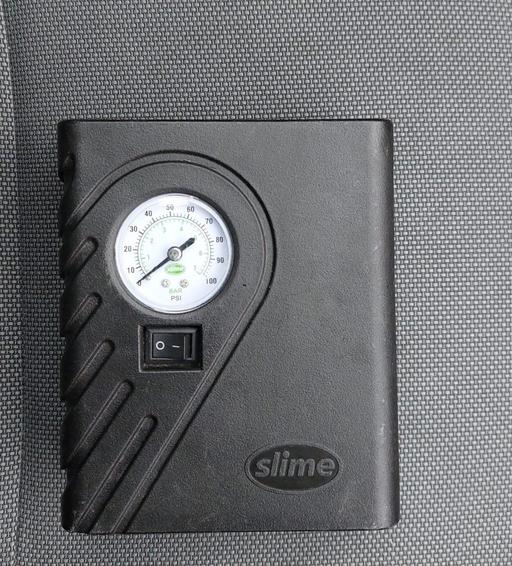  — Slimline light up car tyre inflator AT024051