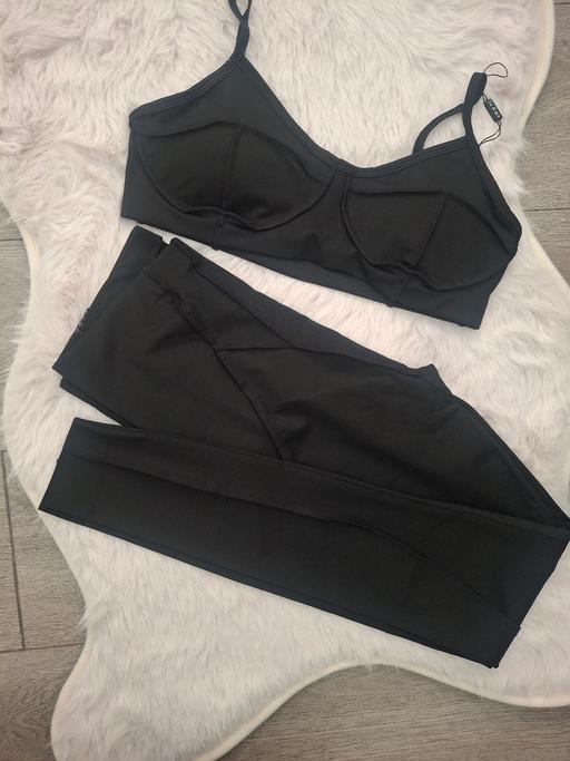  — Womens two piece gymwear