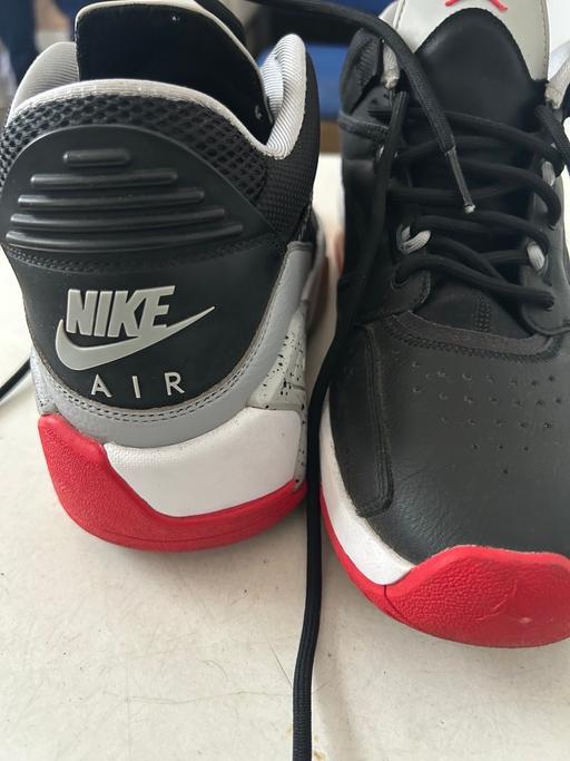  — Nike Air