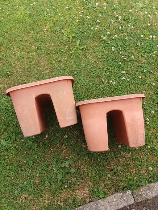  — over the fence planters