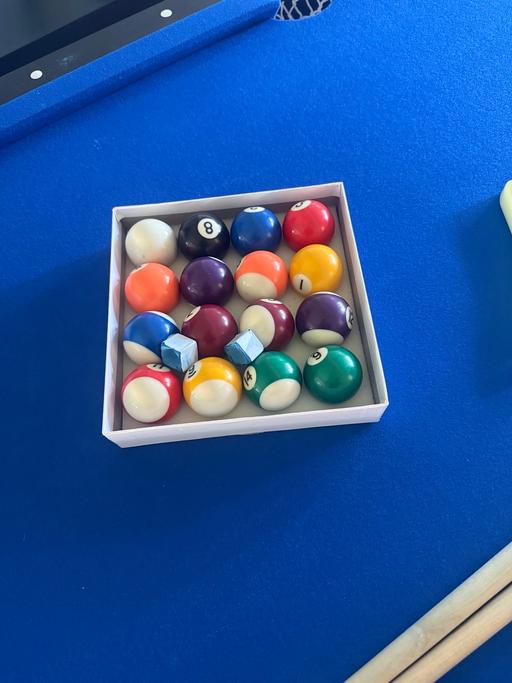  — Riley’s 5 Foot Pool Table Brand New