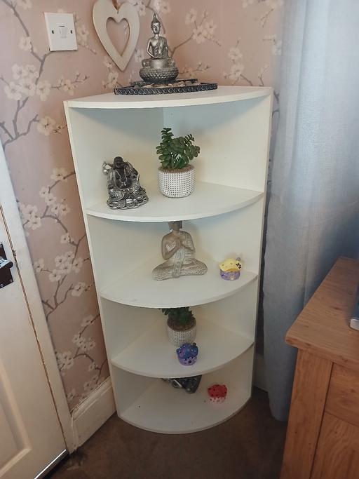  — large corner unit