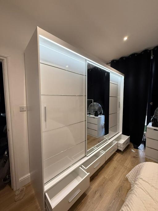  — wardrobes great storage colours and sizes