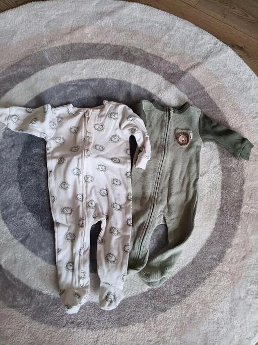  — x2 sleepsuits 6to9