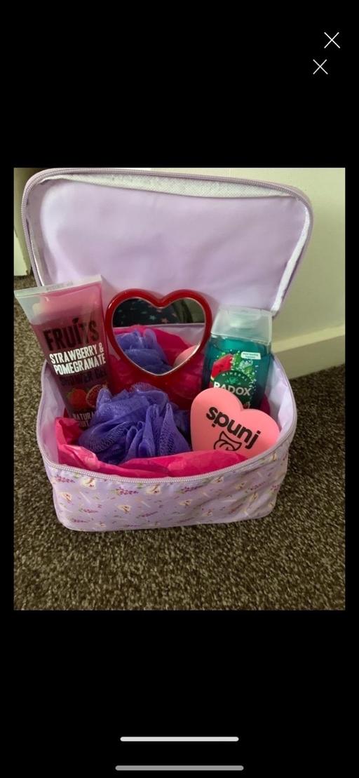  — Ladies gift set