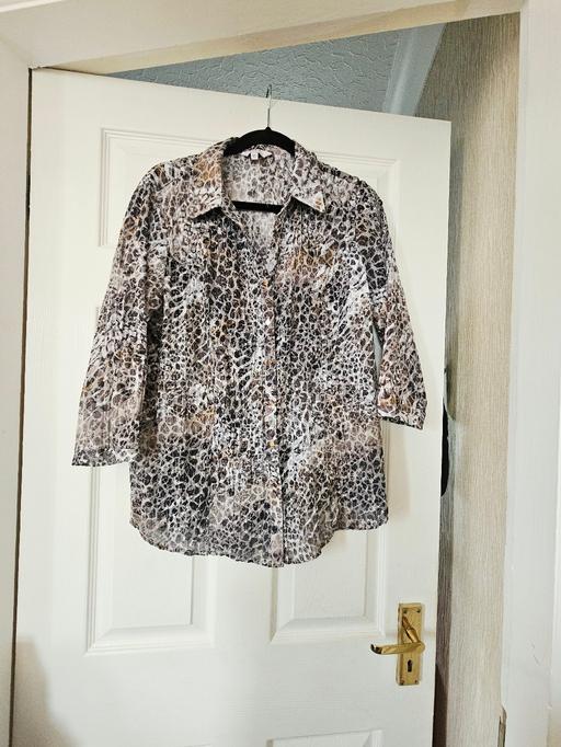  — Lovely summer blouse, size 16..NEW