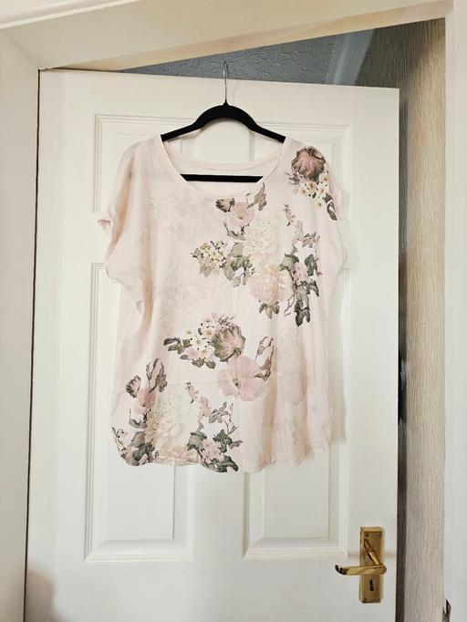  — Floral summer top, generous size 14.