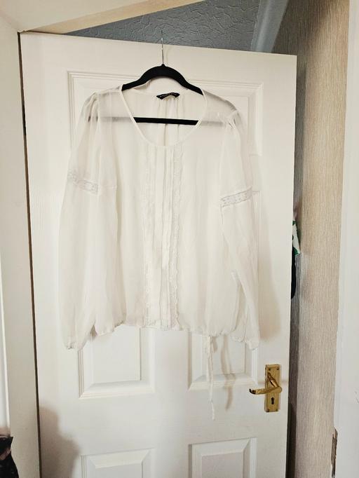  — Dorothy Perkins floaty blouse, size 20.