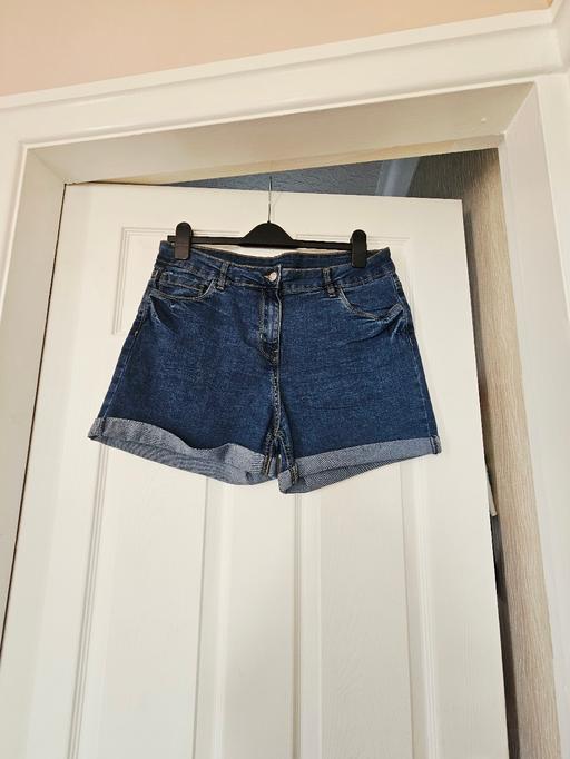  — Shorts, size 14..like new.