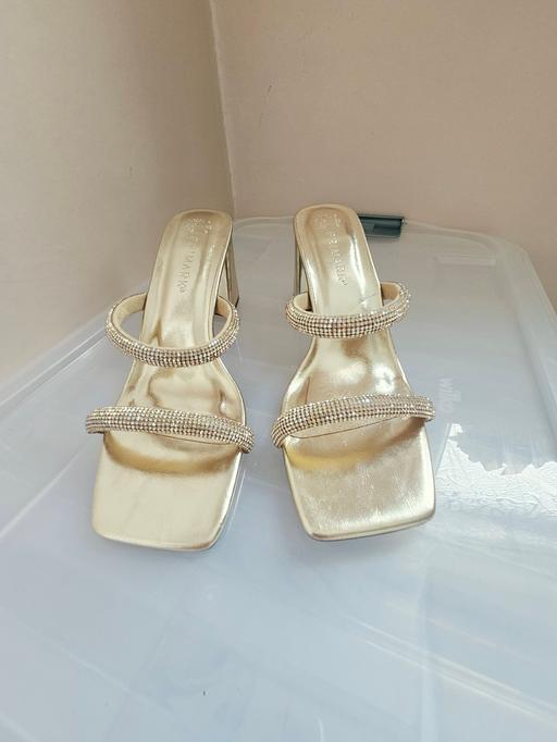  — Gorgeous diamante sandals, size 6..NEW