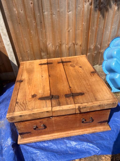  — Rustic Chunky Wooden Trunk