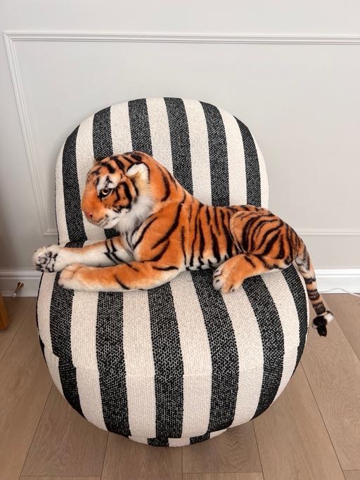  — Tiger soft toy