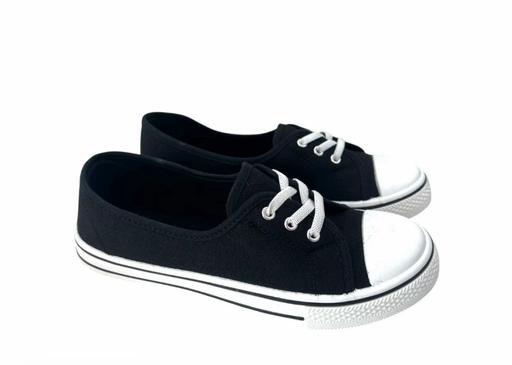  — Women’s pumps