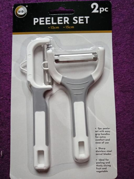  — brand new 2 PC PEELER SET