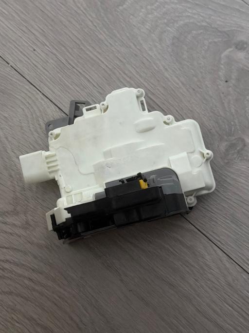  — Car Door Lock Actuator / Central Locking