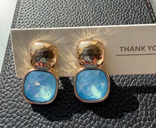  — Gorgeous blue stone drop earrings