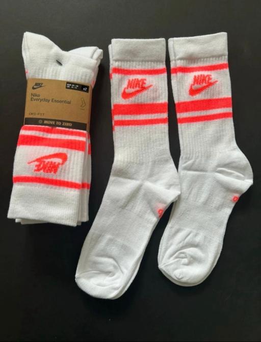  — Nike essentials Large socks 8-11 uk gift new