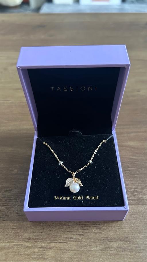  — Gold Pearl Necklace