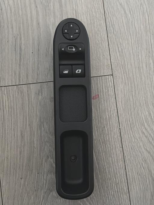  — Car Driver’s Door Electric Window