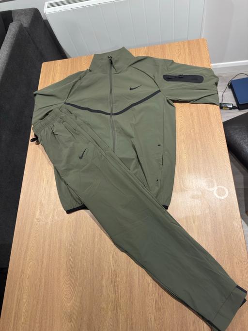  — Nike run tracksuit size L