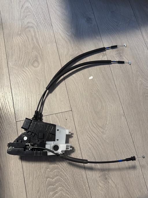  — car door lock actuator