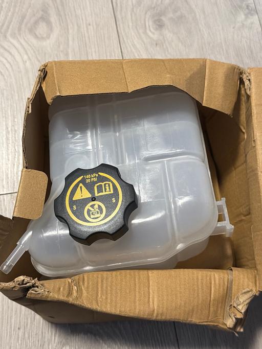  — engine coolant expansion tank