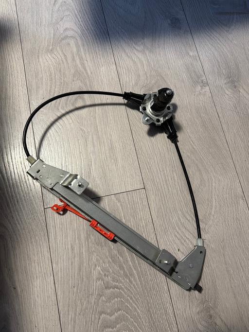  — manual window regulator with cable