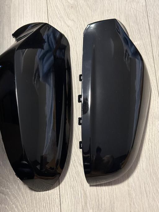  — gloss black exterior wing mirror