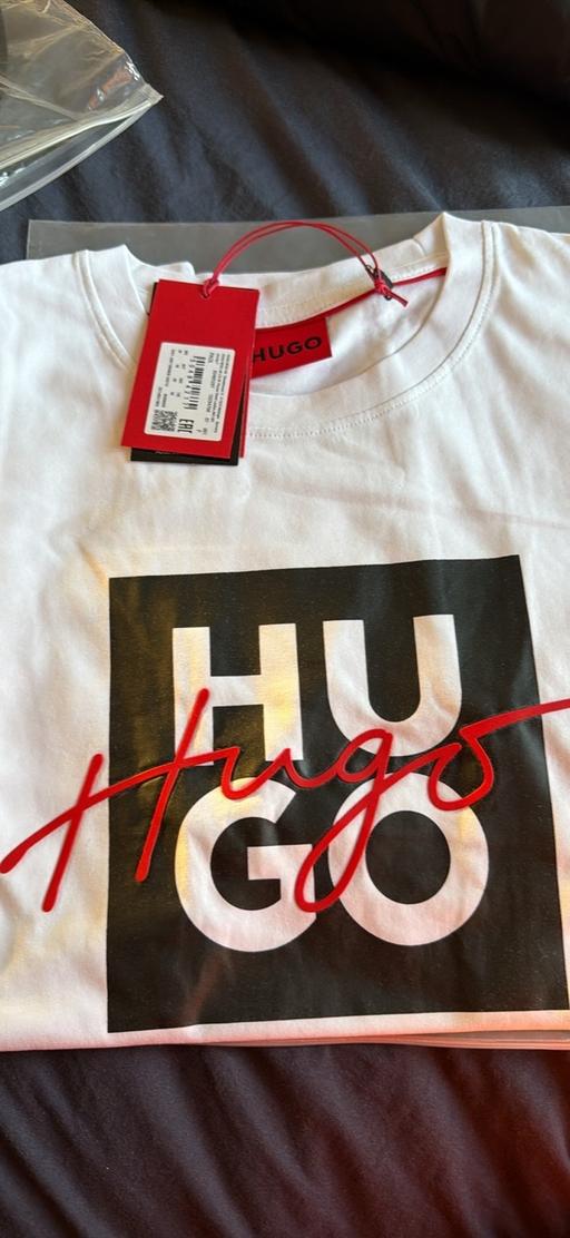  — Hugo white t shirt size medium