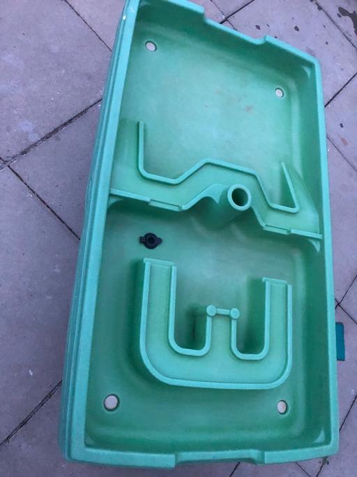  — Water sand play table