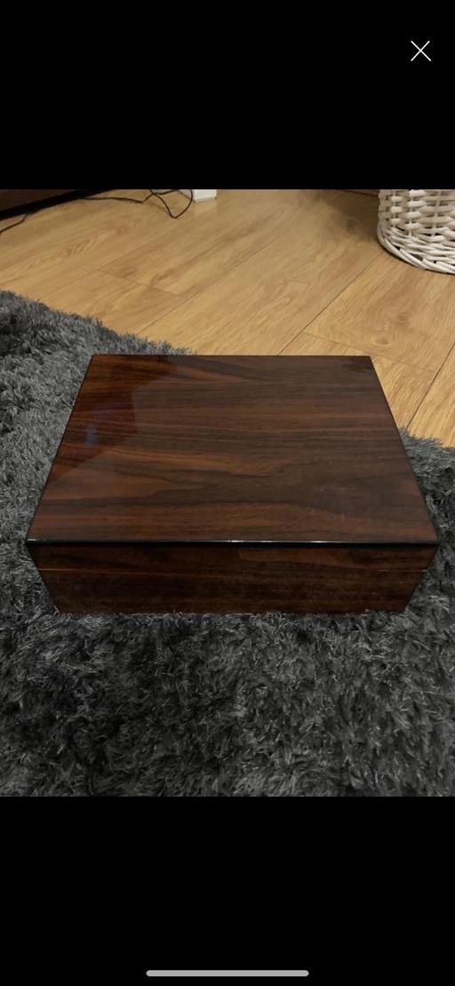  — Humidor Cigar Box