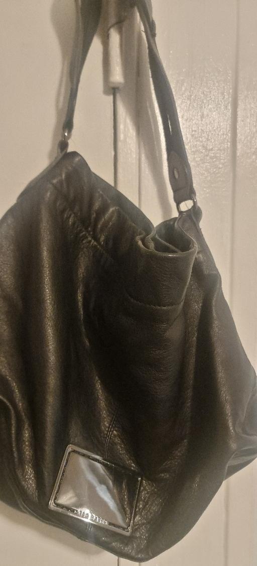  — ted Baker real leather med size hand bag