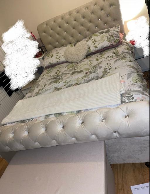 — Spanish Nile Upholstered Ottoman Bed