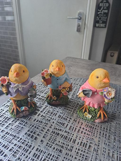  — set 3 garden ornament chicks
