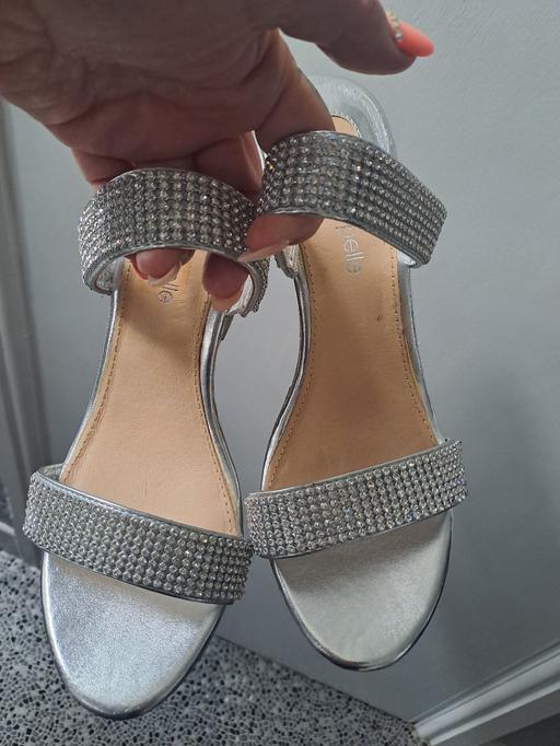  — sparkly wedges
